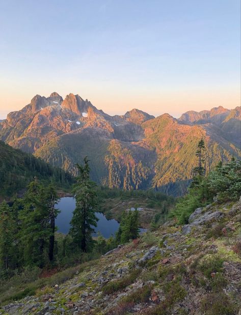 Pretty Mountains Aesthetic, Nature Aethstetic, Soft Western Aesthetic, Mining Aesthetic, Living In Mountains, House On Mountain, Montana Aesthetic, The World Is Beautiful, Mountain Trees