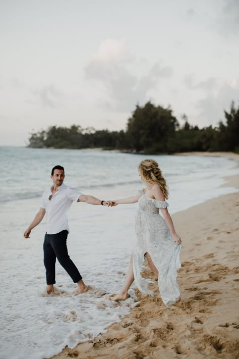 Resort Maternity Shoot, Oahu Maternity Photos, Beach Maternity Photos Family, Pregnancy Photoshoot Beach, Maui Babymoon, Maternity Photos Family, Maternity Shoot Beach, Beach Maternity Pictures, Maternity Photography Beach