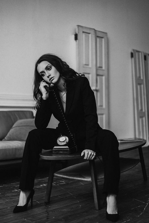 Women In Blazers Photoshoot, Black Suit Women Photoshoot, Women Suit Photoshoot, Portrait Photoshoot Women, Vintage Phone Photoshoot, Women In Suits Photoshoot, Telephone Photoshoot, Suit Moodboard, Blazer Poses