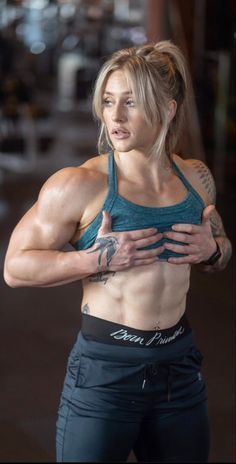 Josie Hamming, Fitness Barbie, Muscle Mommies, Buff Women, Muscle Mommy, Female Muscle, Gym Inspo, Fitness Inspiration Body, Bodo