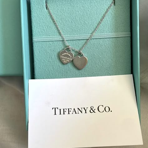 Brand New Return to Tiffany Double Heart Tag Pendant with Sterling Silver Chain Tiffany And Co Necklace Double Heart, Tiffany Pendant Necklace, Return To Tiffany Necklace Double Heart, Double Heart Tiffany, Tiffany Double Heart Necklace, Colar Tiffany E Co, Tiffany And Co Heart Necklace, Silver Tiffany Necklace, Tiffany Heart Tag Necklace