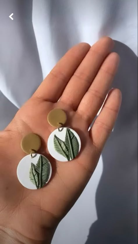 Leaf Clay Earrings, Polymer Clay Earrings Diy, Clay Earrings Diy, Jewelry Diy Earrings, Cercei Din Lut Polimeric, Flower Jewelry Diy, Leaf Clay, Clay Flower Jewelry, Polymer Clay Flower Jewelry