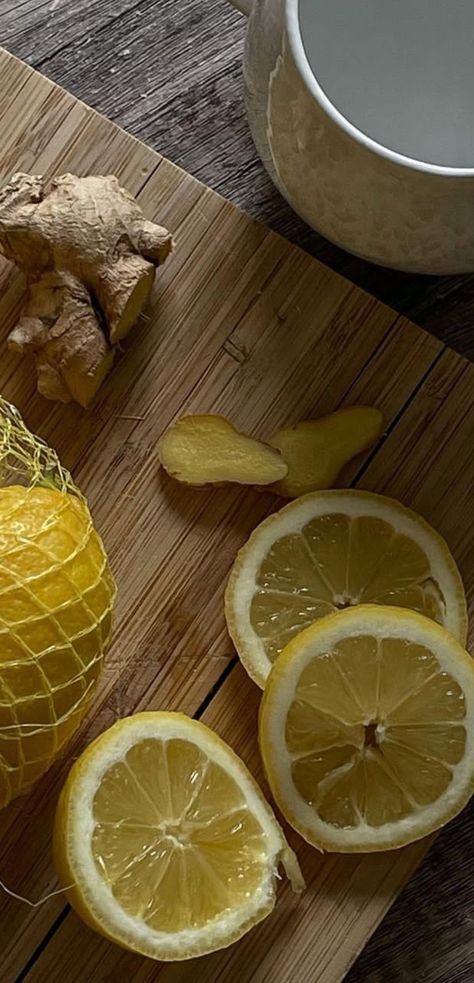 Ginger Lemon And Honey, Lemon Ginger Honey, Lemon And Honey, Ginger Honey, Lemon Ginger, Boost Your Immune System, Ginger And Honey, Love My Body, Natural Beauty Tips