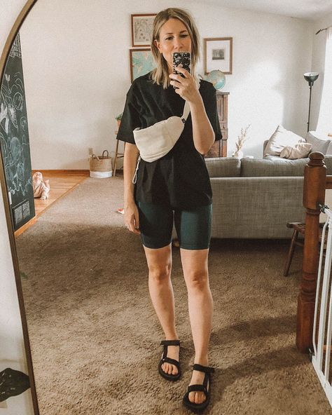 Sporty Mom Outfits Summer, Athleisure Summer Outfits, Casual Athleisure Outfits, Casual Home Outfits, Stay At Home Outfits, Athleisure Mom, Summer Athleisure Outfits, Nanny Outfits, Nanny Outfit