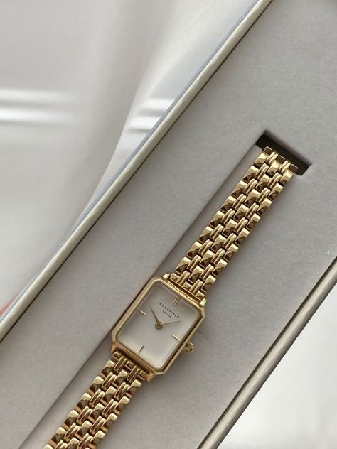 Wrist Watch And Bracelets, Gold Classy Bracelet, Wrist Watches For Women Classy, Casual Accessories Jewelry, Gold Watch For Ladies, Gold Feminine Watch, Aesthetic Watch For Women, Stainless Steel Rings Womens, Luxury Watch Women