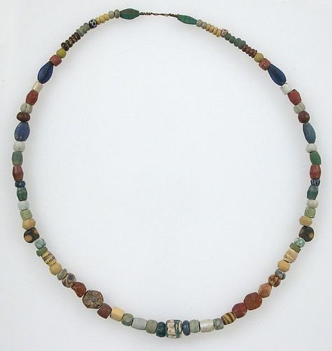 Diy Simple Necklaces, Beading Necklaces Ideas, Beaded Neckless, Germany Culture, Bead Necklace Ideas, Necklace String, Earthy Necklace, Earthy Jewelry, Walmart Jewelry