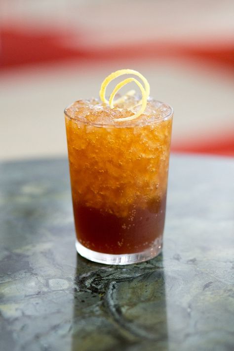 Sparkling Water Cocktail, Cold Brew Recipes, Soda Stream Recipes, Counter Culture Coffee, Coffee Content, Soda Syrup, Cold Brew Coffee Recipe, Nitro Coffee, Coffee Soda