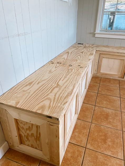 How we made our own DIY breakfast nook bench | Free plans Diy Breakfast Nook Bench, Built In Dining Bench, Storage Couch, Kitchen Nook Bench, Breakfast Nook With Storage, Built In Breakfast Nook, Kitchen Booth, Diy Breakfast Nook, Kitchen Nooks