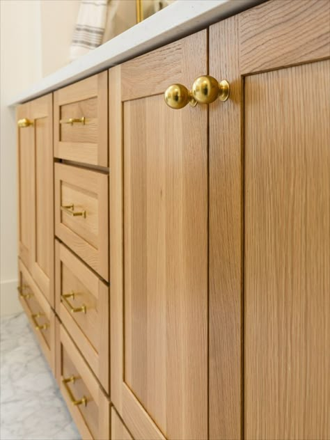 Stick to the warm color palette and pair natural rift cut white oak with these gold knobs & pulls Wood Kitchen Gold Hardware, Wood Cabinets Gold Hardware, Gold Hardware Kitchen, Modern Oak Kitchen, Armani Home, Wood Kitchen Ideas, Gold Kitchen Hardware, Bathroom Vanity Remodel, Natural Wood Kitchen