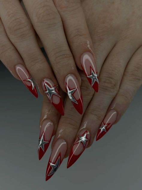 Star Stilleto Nails, Red And Metallic Nails, Red Nail Acrylic Designs, Red Nail Design Ideas, Star Red Nails, Red Nails With Silver Chrome, Red Nails With Silver Design, Red And Silver Almond Nails, Red Gel X Nail Designs