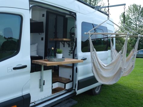 Angus – Superb 4 berth Campervan with Kingsize bed from £84.00 p.d. - Goboony Mini Bus Conversion Ideas, Mini Bus Conversion, Van Hammock, 4 Berth Campervan, Van Roof Racks, Van Interiors, Quirky Campers, Van House, Campervan Conversion