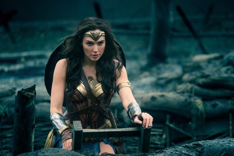 Wonder Woman Pictures - Rotten Tomatoes Gal Gabot, Wonder Woman Movie, Gal Gadot Wonder Woman, Wonder Woman Costume, Wonder Women, Milla Jovovich, Shah Rukh Khan, Superhero Movies, Dc Superheroes