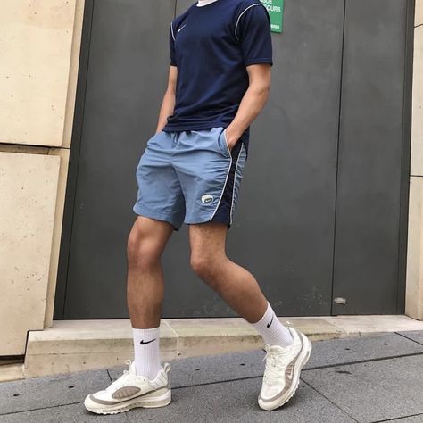 Hajime Iwazumi / Haikyuu / aesthetics Smart Casual Coat, Outfits Quotes, Mens Summer Outfits, Mens Shorts Summer, Mens Trendy Outfits, Mens Outfit Inspiration, Mens Fashion Streetwear, White Socks, Stylish Mens Outfits