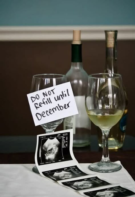 Funny Baby Announcement, Vom Avea Un Copil, Sibling Announcement, Announcement Photoshoot, Announcement Pictures, Creative Pregnancy Announcement, Fun Baby Announcement, Funny Pregnancy Announcement