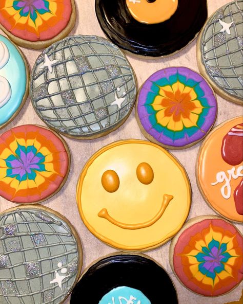 70s Themed Birthday Cookies, 70s Desserts Party Ideas, Two Groovy Birthday Party Disco, Disco Party Desserts, 70s Themed Desserts, 70s Theme Backyard Party, 70s Shower Theme, 70s Era Aesthetic, Disco Ball Royal Icing Cookie