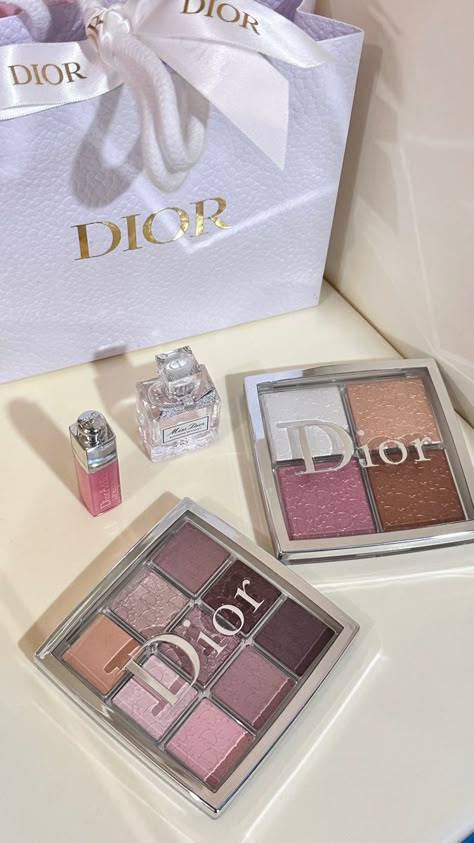 makeup Make Up Dior, Dior Makeup Aesthetic, Pink Aesthetic Makeup, Dior Products, Koleksi Makeup, Girl Vision Board, Dior Cosmetics, Expensive Makeup, Makeup Icons