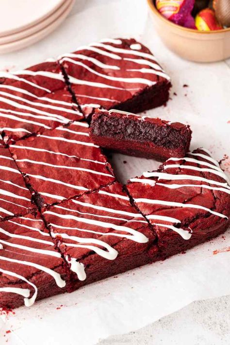 Red Velvet Brownies - Jessie Bakes Cakes Valentine Baking Recipes, Boyfriend Surprises, Brownies With Cream Cheese Frosting, Brownies With Cream Cheese, Valentines Day Cookie Recipe, Homemade Brownies Easy, Velvet Brownies, Red Velvet Brownies, Brownies Recipe Homemade