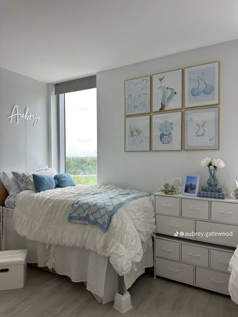 Dorm Room Ideas Elegant, Comfy Dorm Room Aesthetic, Dorm Wallpaper Ideas, College Dorm Aesthetic Ideas, Dorm Room Ideas Lavender, Unc Chapel Hill Dorm Room, Vanilla Dorm Room Aesthetic, White Room With Blue Accents, Single Person Dorm Room Ideas