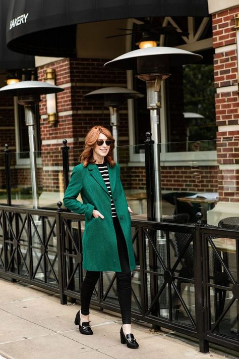 MARKS AND SPENCER GREEN HERRINGBONE COAT--love this so much! Pea Coat Outfit, Green Coat Outfit, Green Pea Coat, Green Peacoat, Herringbone Coat, Street Style Winter, Trendy Outfit, White Coat, Green Coat