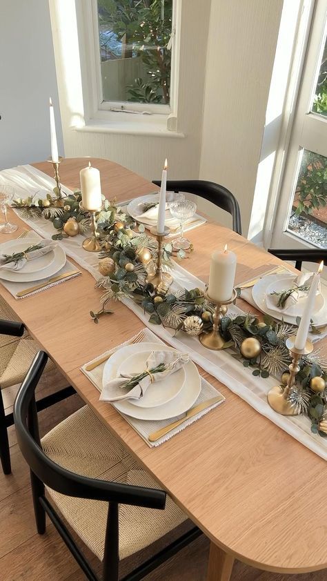 Thanksgiving Dinner Table Setting, Christmas Dinner Table Settings, Dinner Party Table Settings, Thanksgiving Dinner Table, Tafel Decor, Christmas Table Setting, Diy Table Decor, Christmas Dining Table, Christmas Dinner Table