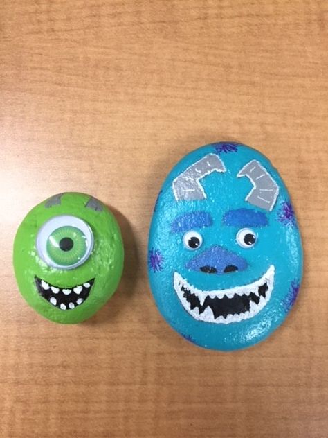 Sully Rock Painting, Mike And Sully, Mike Wazowski, Rocky Road, Rock Painting Designs, Painting Designs, Pebble Painting, Monsters Inc, Rock Crafts