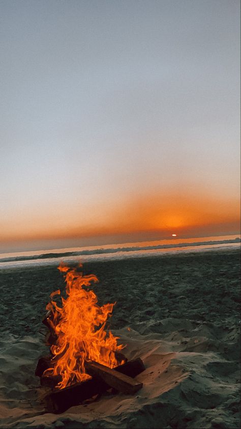 Nature Aesthetic Sunset, Aesthetic Sunset Wallpaper, Beach Sunset Wallpaper, Fire Photography, Aesthetic Sunset, Colin Farrell, Sunset Wallpaper, Wallpaper Nature, Beautiful Nature Wallpaper