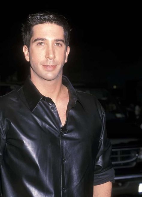 Film Character, S Wallpaper, Mens Leather Clothing, David Schwimmer, Ross Geller, Friends Cast, Leather Looks, Central Perk, Leather Clothing