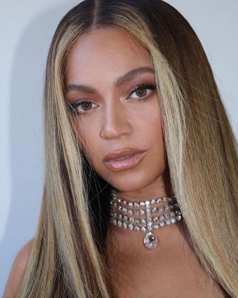 Beyonce Knowles Carter❤️ on Instagram: “😍🖤” Beyonce Hair Color, Beyonce Blonde, Beyonce Hair, Bee Beyonce, Queen Bee Beyonce, Beyonce Knowles Carter, Beyonce Style, Beyoncé Giselle Knowles-carter, Beyoncé Giselle Knowles