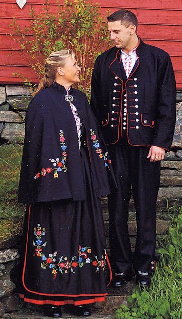 FolkCostume&Embroidery: Overview of Norwegian costume, part 3B. Hordaland Traditional Norwegian Clothing, Rossdraws Art, Swedish Traditional Clothing, Nordic Dress, Peg Doll Clothes, Syttende Mai, Scandinavian Outfits, Norway Wedding, Norwegian Clothing