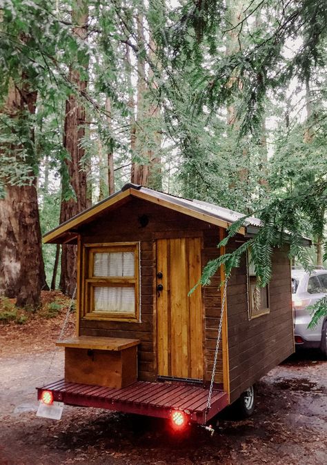 Homemade Utility Trailer, Harbor Freight Teardrop Trailer, Homemade Campers Trailers, 4x8 Trailer Camper, Cabin On Trailer, Camp Building Ideas, Homemade Trailer Camper, Tiny Home On Trailer Diy, Tiny Trailer Camper