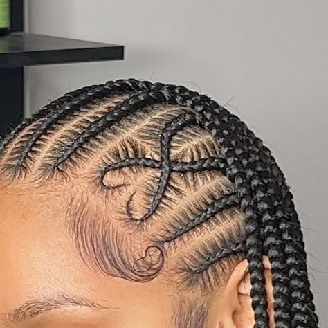 Different Types Of Cornrows, Braid Designs For Black Women, Fulani Cornrows Braids, Funali Braids, Fulani Cornrows, Braids Stitch, Simple Fulani Braids, Hair Braid Designs, London Hair