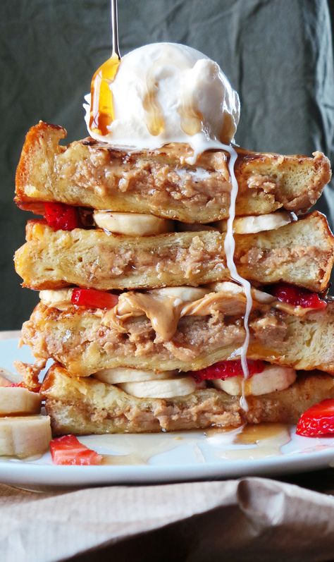 Unique French Toast, French Toast Toppings, Best French Toast, Stuffed French Toast, Mexican Breakfast Recipes, Sweet Potato Cake, Toast Toppings, Potato Cakes, French Toast Recipe