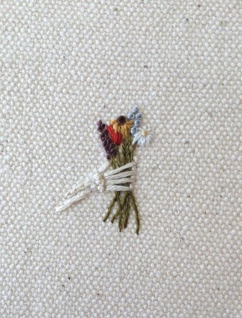 Pola Sulam, Embroidery On Clothes, Cute Embroidery, Hand Embroidery Art, 자수 디자인, Hand Embroidery Stitches, Embroidery Craft, Hand Embroidery Patterns, Embroidery Inspiration