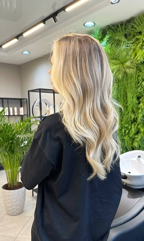 To The Root Balayage, Blonde Hair For Porcelain Skin, Root Bump Blonde, Blonde Highlights Cool Skin Tone, Blonde Hair Highlights Ideas For Blondes, Balayage Hair Blonde Before And After, Light Blond Balayage Hair, Vanilla Blonde With Root Smudge, Rooted Lived In Blonde