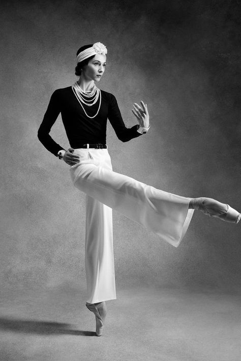 Coco Chanel 1920s, 90s Chanel Runway, Schiaparelli Runway, Aston Martin Db12, Ballet Barre Workout, 90s Chanel, Haute Couture Jewelry, Ballet Dance Photography, Svetlana Zakharova