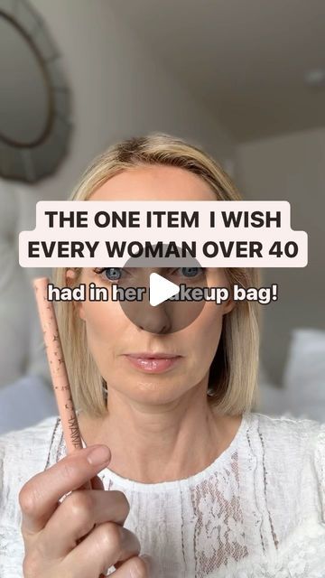 Makeup Tutorials For Over 40, Makeup Over 45 Make Up, Best Crème Makeup, Over 40 Bridal Makeup, How To Put On Makeup Over 40, Makeup Routine 40 Year Old, Applying Makeup Over 40, Older Skin Makeup, Eye Make Up 40's For Women