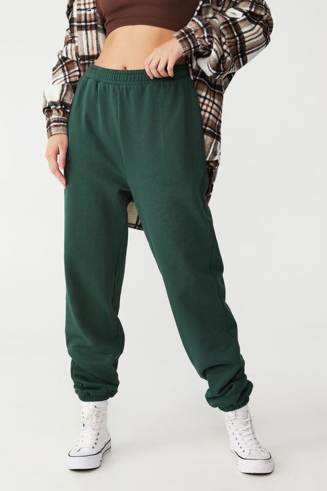 Womens Pants Green Sweatpants Outfit, Dark Green Sweatpants, Sweatpants Cargo, Toph Beifong, Sweatpants Outfits, Jogger Pants Outfit, Green Sweatpants, Green Joggers, Soft Tailoring