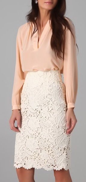 I think the lace is a bit much for me, but I like the top. Great option for work. Versatile and easy. Mode Tips, Lace Pencil Skirt, Blazer Outfit, Legging Outfits, Elegante Casual, White Floral Dress, Beautiful Skirts, Work Style, Skirt Outfit