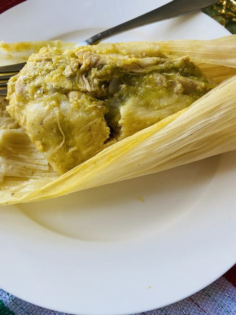 Tamales Verdes with Chicken (Tamales Verdes de Pollo) - CuernaKitchen | Traditional and Modern Mexican Recipes Cheese Tamales Recipe, Bean Tamales, Tamale Sauce, Cheese Tamales, Vegetarian Tamales, Masa Recipes, Masa For Tamales, Sweet Tamales, Vegan Tamales