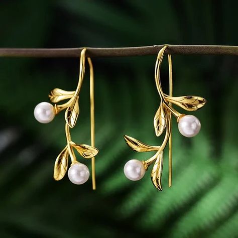 Leaf earrings gold