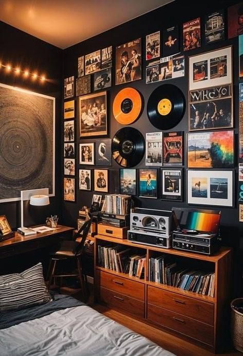 Ideas For Posters On Wall, Room Vibe Ideas, Trendy Diy Room Decor, Dorm With Posters, Interior Design Men’s Room, Music Room Ideas Decor, Vibe Rooms Ideas, Room Ideas Bedroom Cozy, Room Posters Ideas