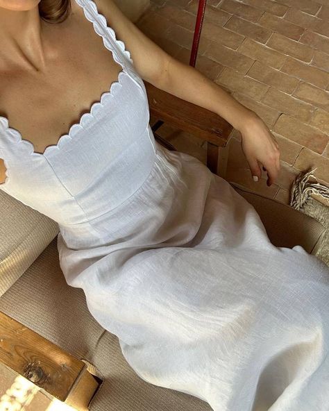 Summer Dress Trends, White Dress Outfit, White Linen Dresses, Summer Linen Dresses, Little White Dresses, White Outfits, Linen Clothes, Trending Dresses, Spring Summer Outfits