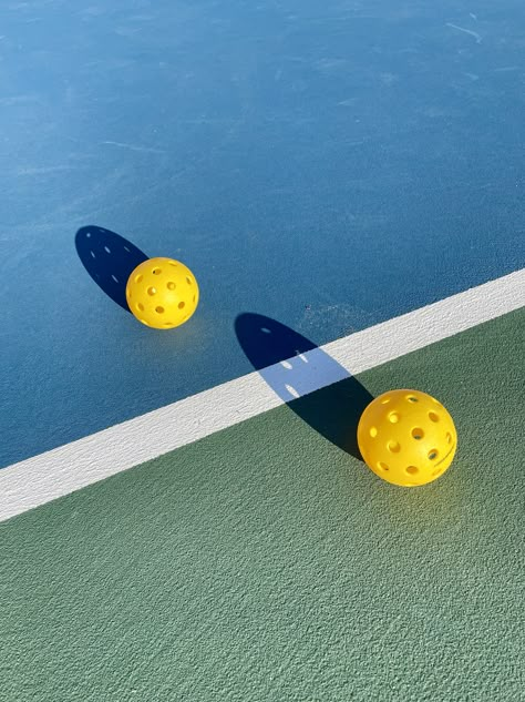 Summer Sport Aesthetic, Pickleball Court Aesthetic, Pickle Ball Aesthetic, Vintage Pickleball, Sporty And Rich Aesthetic, Retro Pickleball, Sports Shoot, Pickleball Aesthetic, Pickleball Outfit