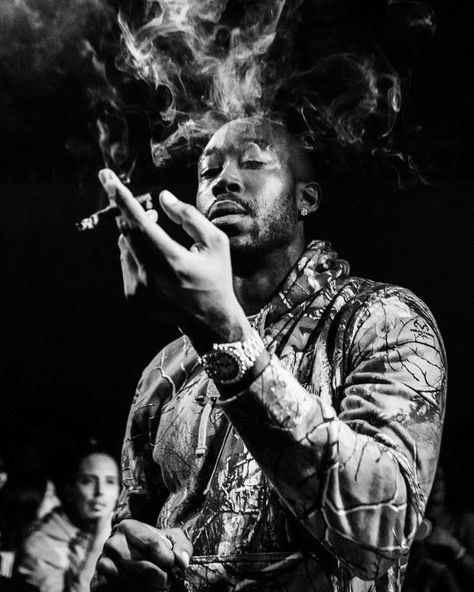 Freddie Gibbs Aesthetic, Freddie Gibbs Wallpaper, Gucci Mane Tattoo, Hop Aesthetic, Hip Hop Aesthetic, Mac Backgrounds, Freddie Gibbs, Celebrity Aesthetic, Spotify Covers