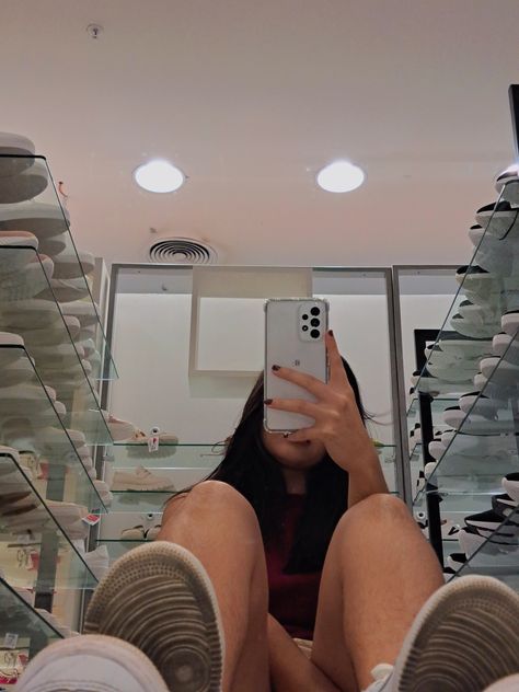 Samsung Phone Photography, Samsung Mirror Selfie, Samsung A32 Aesthetic, Kino Aesthetic, Samsung Selfie, Samsung Photography, Ideas For Pictures, Samsung Picture, Samsung Photos