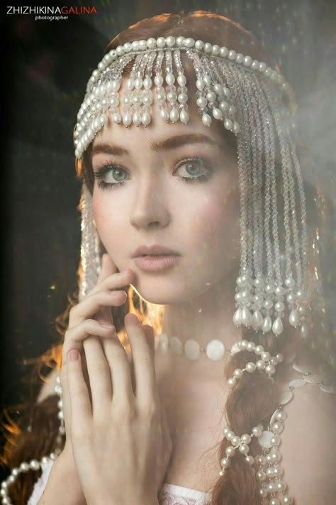 Pearl Wig, Pearl Headdress, Jewelled Headpiece, Beaded Headpiece, Headpiece Diy, Face Jewellery, Crystal Headpiece, Head Dress, Dress For Wedding