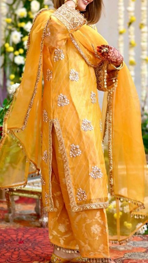 Fashion: #fashion, #style, #outfitinspiration, #beauty Haldi Salwar Suit, Mehndi Suit Designs, Yellow Suits Punjabi, Indian Haldi Outfit, Mehndi Outfit Ideas, Mehndi Suit, After Wedding Outfit, Fancy Dress Patterns, Bridal Suits Punjabi