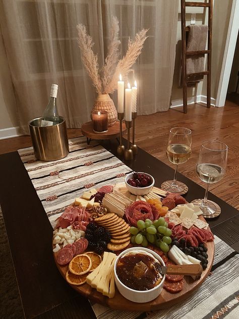 Romantic Night Decor, Dinner Night Ideas At Home, Fancy Date Night Dinner At Home, Date Night Aesthetic Dinner At Home, Date Night At Home Charcuterie, Cheese Board Date Night, Fancy At Home Date Night, Charcuterie Board Ideas For Date Night, Dinner For Two Decor