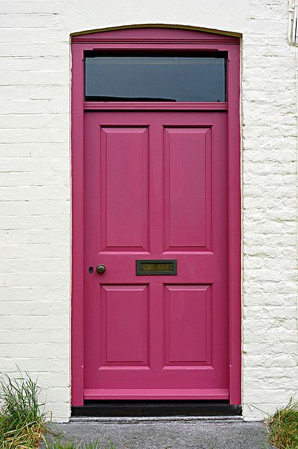 front door Magenta Door, Pink Doors, Red Door House, Pink Elements, Purple Front Doors, Pink Front Door, Front Door Interior, Painted House, Mail Slot