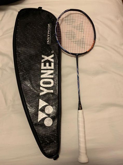 Badminton Shuttlecock Aesthetic, Yonex Badminton Racket Aesthetic, Yonex Badminton Bag, Badminton Aesthetic, Badminton Pictures, Yonex Badminton Racket, Badminton Bag, Badminton Sport, Handbag Essentials